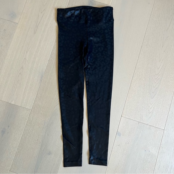 Lustrous High Rise Infinity Legging - Picture 12 of 12